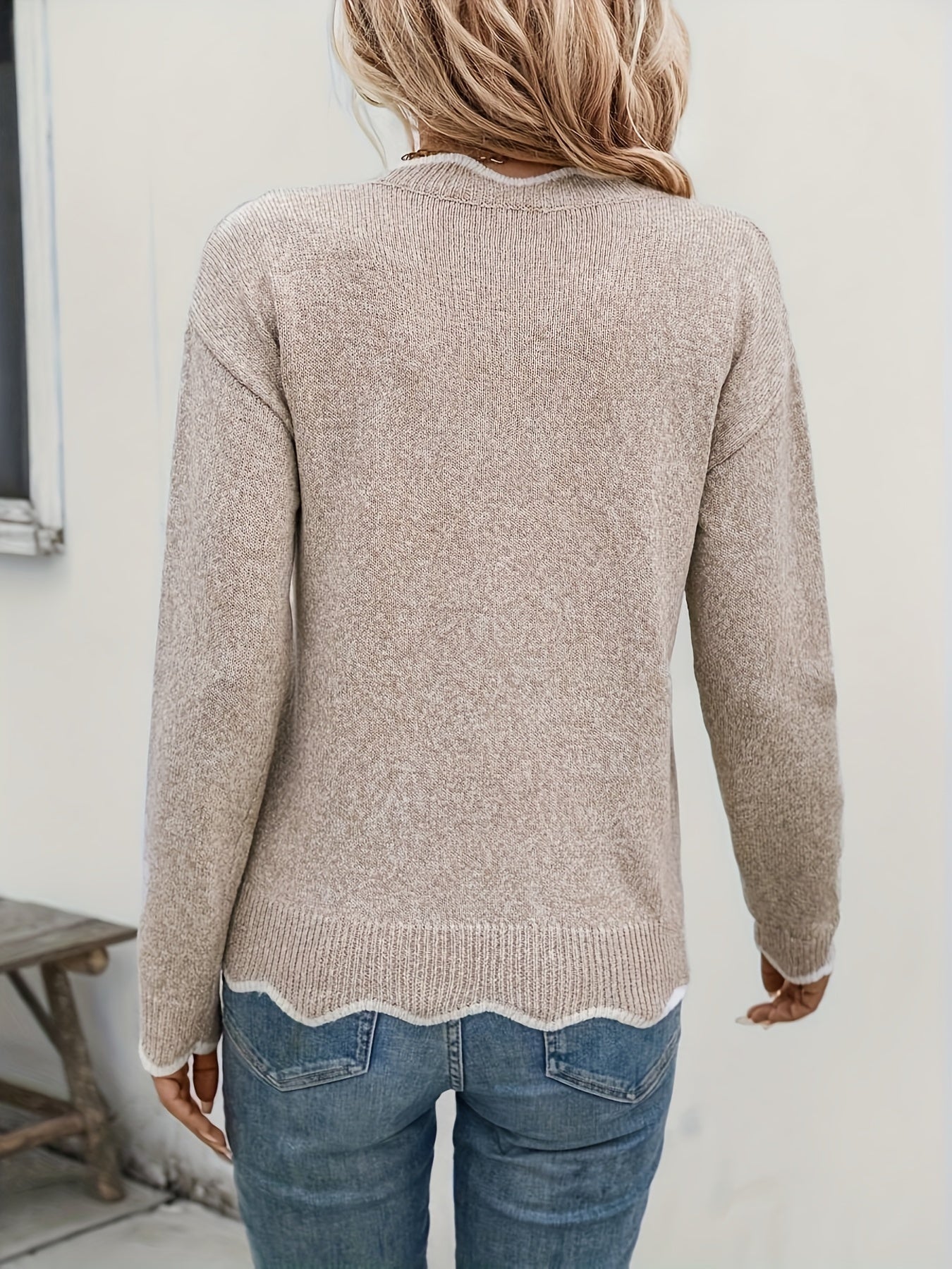 Alicja™ | Sweater with V-Neck and Ruffled Finish