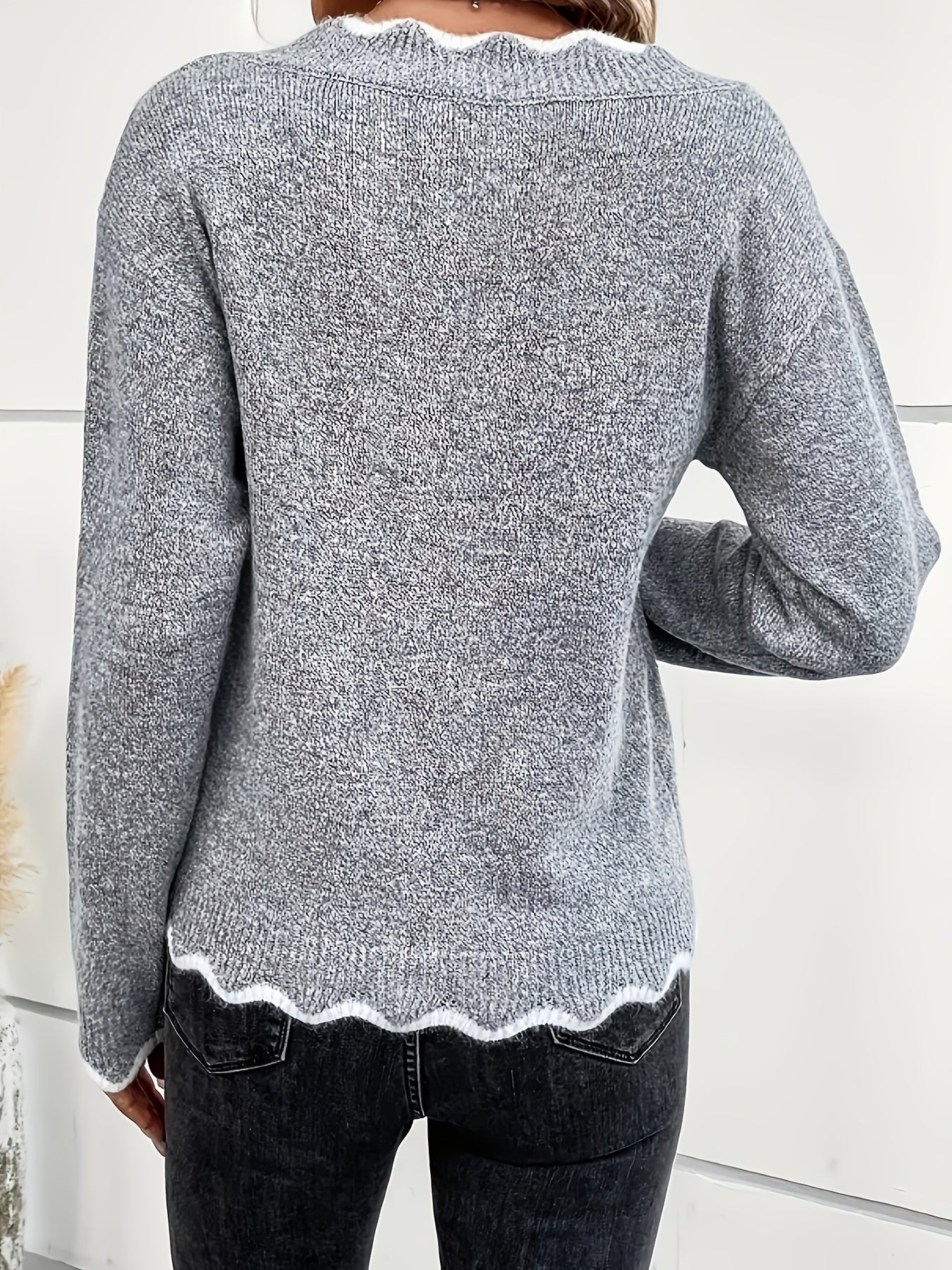 Alicja™ | Sweater with V-Neck and Ruffled Finish