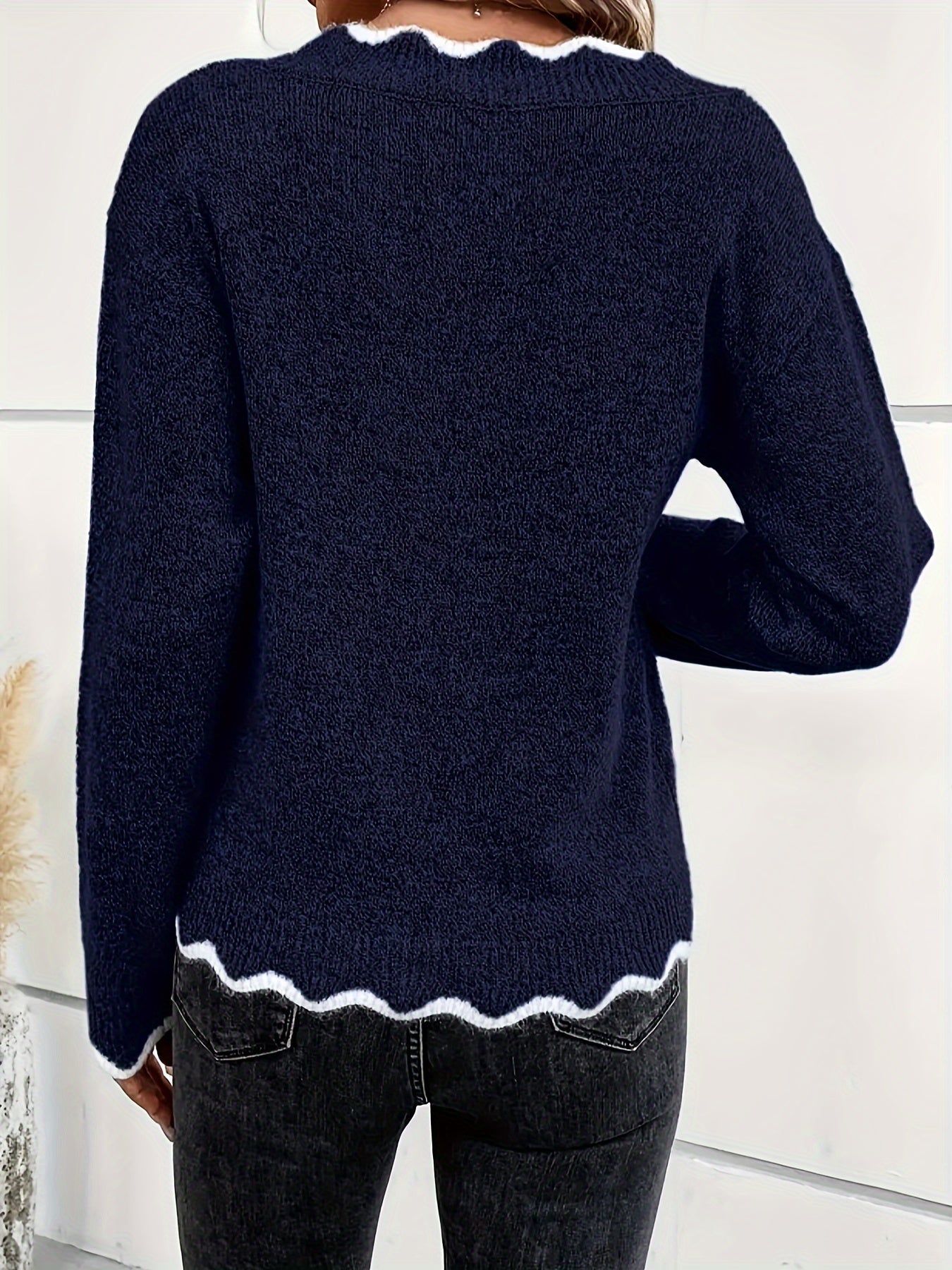 Alicja™ | Sweater with V-Neck and Ruffled Finish